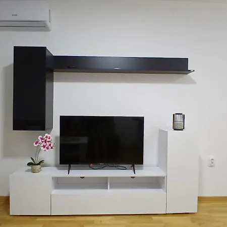 Kej Lux * בוסנסקה גרדישקה